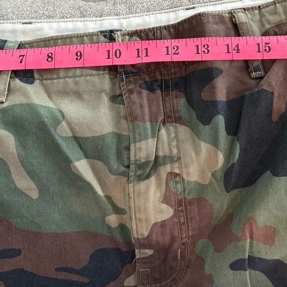 Levi’s Camouflage Cargo Pants - Picture 5 of 7